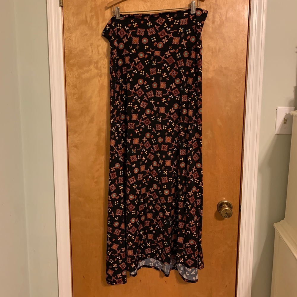 LULAROE Aztec Print Full Length MAXI Skirt XL Black Gently Used